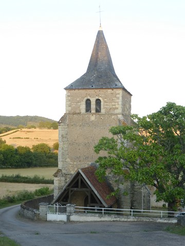 Porche de l'église de Magny-Lormes