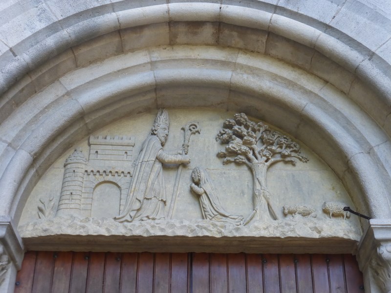 Porche représentant Saint Germain et Sainte Geneviève