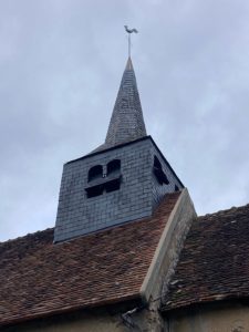 Clocher en bois couvert d'ardoises